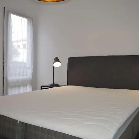 Holiday home Maison Renovee 2020 Avec Terrasse, Parking Et Wifi - 3 Chambres, 2 Salles De Bains - Fr-1-225c-54